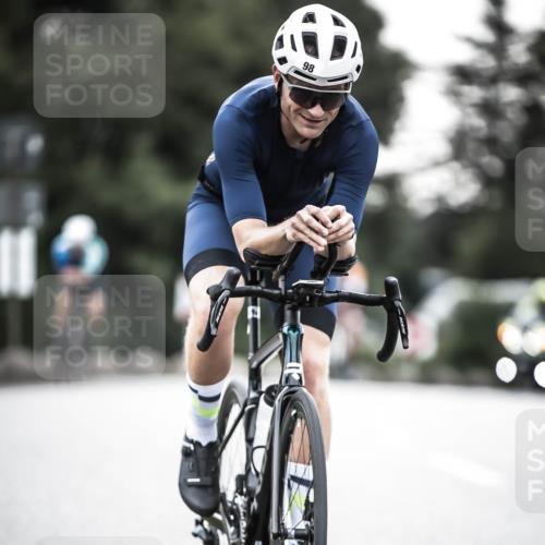 21.06.2026 - 29. Vierlanden-Triathlon H.Heesch http://msf.ph/oto/9911738 21.06.2026 09:44:33 Radfahren 16, 63, 94, 98, 107, 120, 183, 302 meine-sportfotos.de