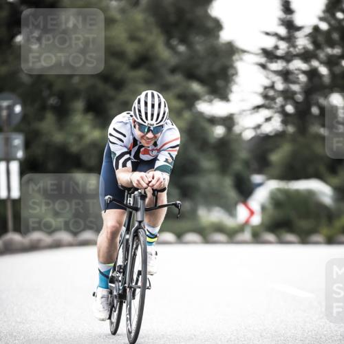 21.06.2026 - 29. Vierlanden-Triathlon H.Heesch http://msf.ph/oto/9911801 21.06.2026 09:45:17 Radfahren 79, 200, 261, 268, 290 meine-sportfotos.de