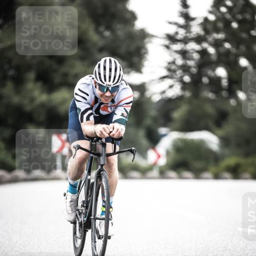 21.06.2026 - 29. Vierlanden-Triathlon H.Heesch http://msf.ph/oto/9911804 21.06.2026 09:45:18 Radfahren 79, 200, 261, 268, 290 meine-sportfotos.de
