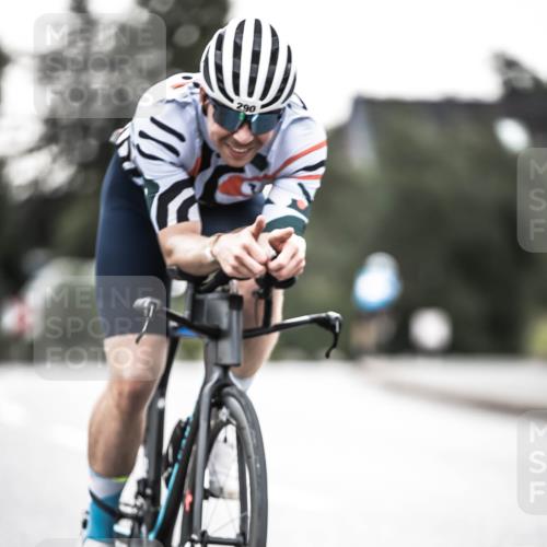 21.06.2026 - 29. Vierlanden-Triathlon H.Heesch http://msf.ph/oto/9911811 21.06.2026 09:45:18 Radfahren 79, 200, 261, 268, 290 meine-sportfotos.de