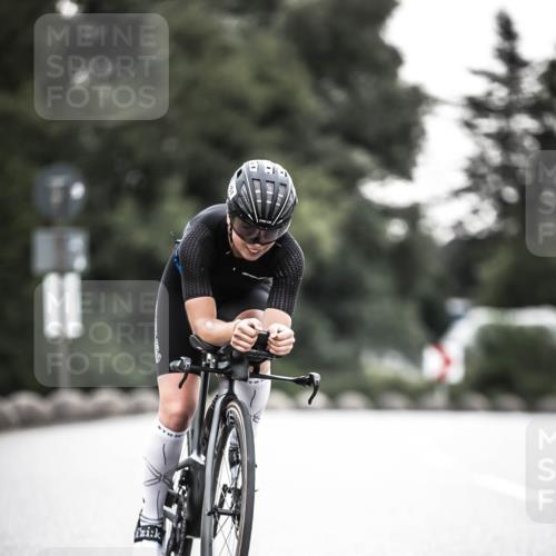 21.06.2026 - 29. Vierlanden-Triathlon H.Heesch http://msf.ph/oto/9911816 21.06.2026 09:45:22 Radfahren 79, 261, 268 meine-sportfotos.de