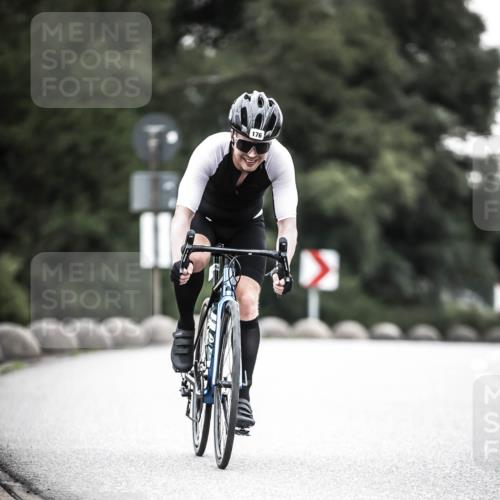21.06.2026 - 29. Vierlanden-Triathlon H.Heesch http://msf.ph/oto/9911833 21.06.2026 09:45:37 Radfahren 20, 176, 226 meine-sportfotos.de