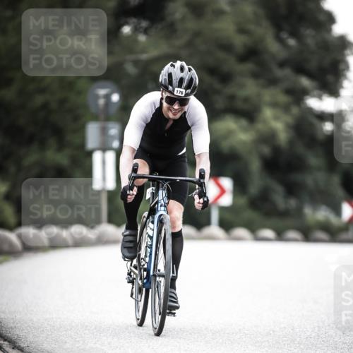 21.06.2026 - 29. Vierlanden-Triathlon H.Heesch http://msf.ph/oto/9911834 21.06.2026 09:45:37 Radfahren 20, 176, 226 meine-sportfotos.de