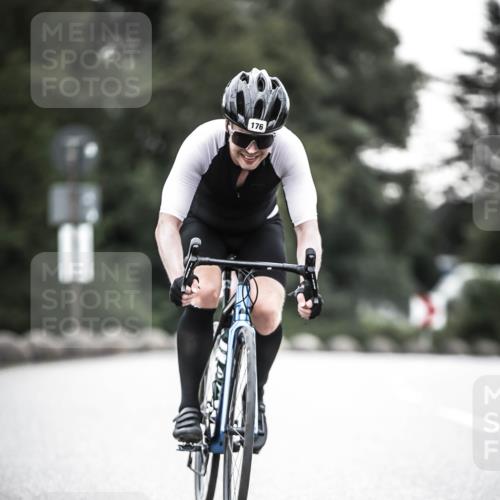 21.06.2026 - 29. Vierlanden-Triathlon H.Heesch http://msf.ph/oto/9911838 21.06.2026 09:45:38 Radfahren 20, 176, 226 meine-sportfotos.de