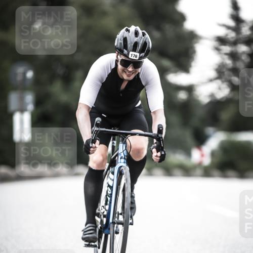 21.06.2026 - 29. Vierlanden-Triathlon H.Heesch http://msf.ph/oto/9911839 21.06.2026 09:45:38 Radfahren 20, 176, 226 meine-sportfotos.de