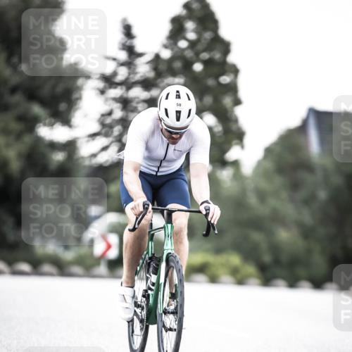 21.06.2026 - 29. Vierlanden-Triathlon H.Heesch http://msf.ph/oto/9911877 21.06.2026 09:46:27 Radfahren 58, 164 meine-sportfotos.de
