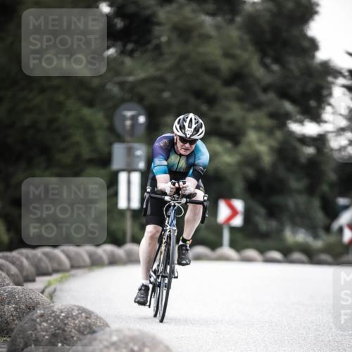 21.06.2026 - 29. Vierlanden-Triathlon H.Heesch http://msf.ph/oto/9912083 21.06.2026 09:49:33 Radfahren 213, 298 meine-sportfotos.de