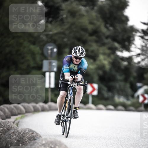 21.06.2026 - 29. Vierlanden-Triathlon H.Heesch http://msf.ph/oto/9912085 21.06.2026 09:49:33 Radfahren 213, 298 meine-sportfotos.de