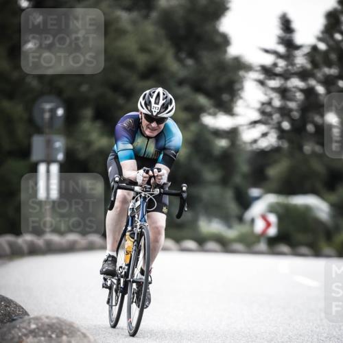 21.06.2026 - 29. Vierlanden-Triathlon H.Heesch http://msf.ph/oto/9912091 21.06.2026 09:49:34 Radfahren 145, 213 meine-sportfotos.de