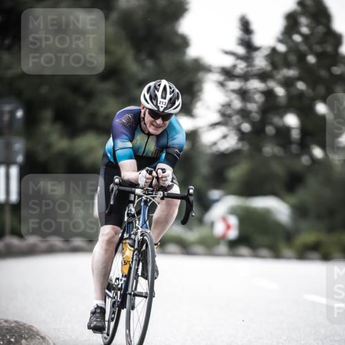 21.06.2026 - 29. Vierlanden-Triathlon H.Heesch http://msf.ph/oto/9912095 21.06.2026 09:49:34 Radfahren 145, 213 meine-sportfotos.de