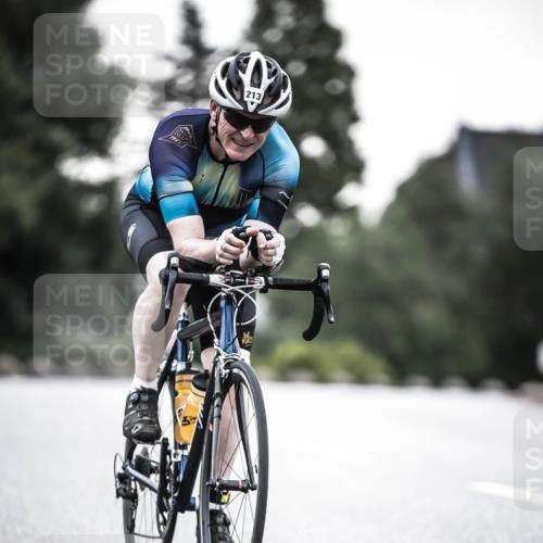 21.06.2026 - 29. Vierlanden-Triathlon H.Heesch http://msf.ph/oto/9912101 21.06.2026 09:49:34 Radfahren 145, 213 meine-sportfotos.de