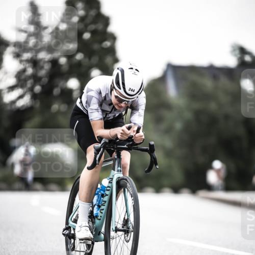 21.06.2026 - 29. Vierlanden-Triathlon H.Heesch http://msf.ph/oto/9912130 21.06.2026 09:51:16 Radfahren 32, 41, 42, 228, 244 meine-sportfotos.de
