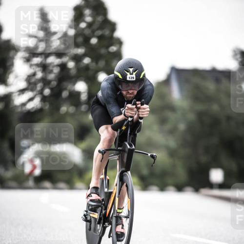 21.06.2026 - 29. Vierlanden-Triathlon H.Heesch http://msf.ph/oto/9912182 21.06.2026 09:51:26 Radfahren 32, 42, 129 meine-sportfotos.de