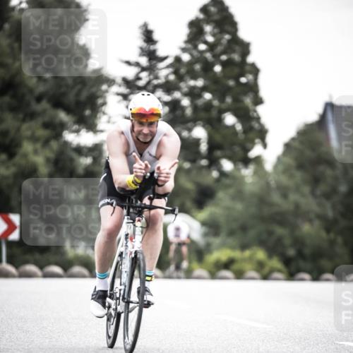 21.06.2026 - 29. Vierlanden-Triathlon H.Heesch http://msf.ph/oto/9912190 21.06.2026 09:52:01 Radfahren 61, 137, 211, 274, 300 meine-sportfotos.de