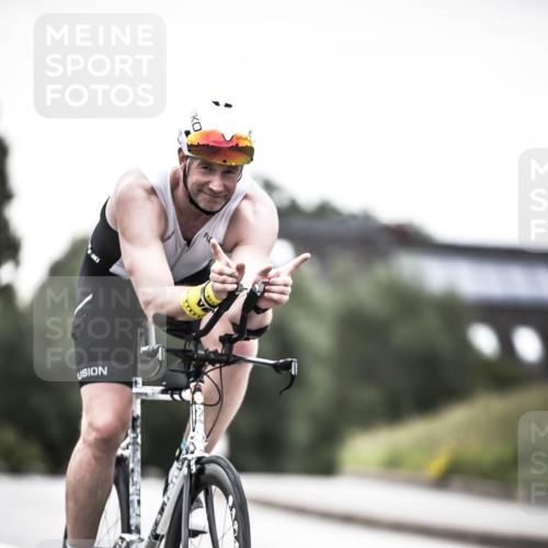 21.06.2026 - 29. Vierlanden-Triathlon H.Heesch http://msf.ph/oto/9912201 21.06.2026 09:52:02 Radfahren 61, 137, 211, 274, 300 meine-sportfotos.de