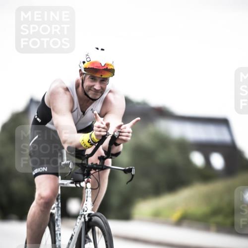 21.06.2026 - 29. Vierlanden-Triathlon H.Heesch http://msf.ph/oto/9912202 21.06.2026 09:52:02 Radfahren 61, 137, 211, 274, 300 meine-sportfotos.de