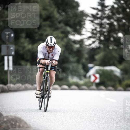 21.06.2026 - 29. Vierlanden-Triathlon H.Heesch http://msf.ph/oto/9912214 21.06.2026 09:52:06 Radfahren 76, 84, 132, 169, 211, 274, 300 meine-sportfotos.de