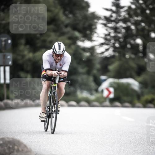 21.06.2026 - 29. Vierlanden-Triathlon H.Heesch http://msf.ph/oto/9912215 21.06.2026 09:52:06 Radfahren 76, 84, 132, 169, 211, 274, 300 meine-sportfotos.de