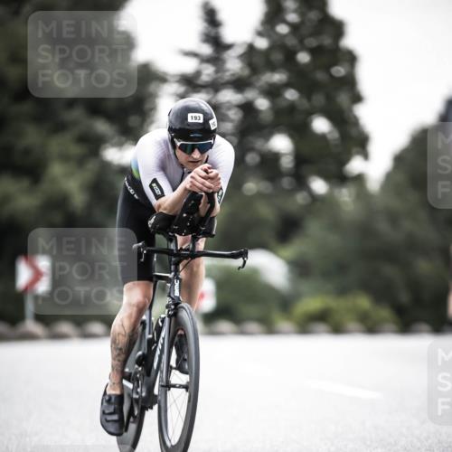21.06.2026 - 29. Vierlanden-Triathlon H.Heesch http://msf.ph/oto/9912241 21.06.2026 09:52:16 Radfahren 76, 132, 193, 1355 meine-sportfotos.de