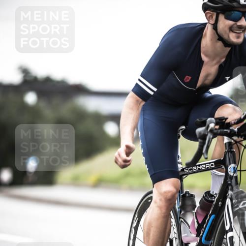 21.06.2026 - 29. Vierlanden-Triathlon H.Heesch http://msf.ph/oto/9912307 21.06.2026 09:53:13 Radfahren 24, 43, 280, 301 meine-sportfotos.de