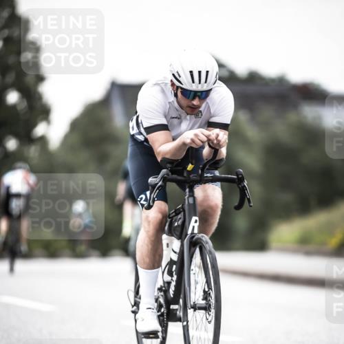 21.06.2026 - 29. Vierlanden-Triathlon H.Heesch http://msf.ph/oto/9912328 21.06.2026 09:53:34 Radfahren 51, 74, 79, 284, 302 meine-sportfotos.de
