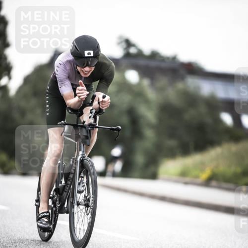 21.06.2026 - 29. Vierlanden-Triathlon H.Heesch http://msf.ph/oto/9912374 21.06.2026 09:54:03 Radfahren 45, 271 meine-sportfotos.de