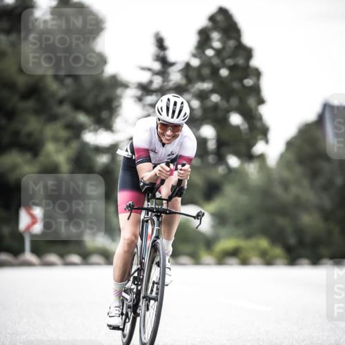 21.06.2026 - 29. Vierlanden-Triathlon H.Heesch http://msf.ph/oto/9912407 21.06.2026 09:54:33 Radfahren 4, 99, 141, 186, 226 meine-sportfotos.de