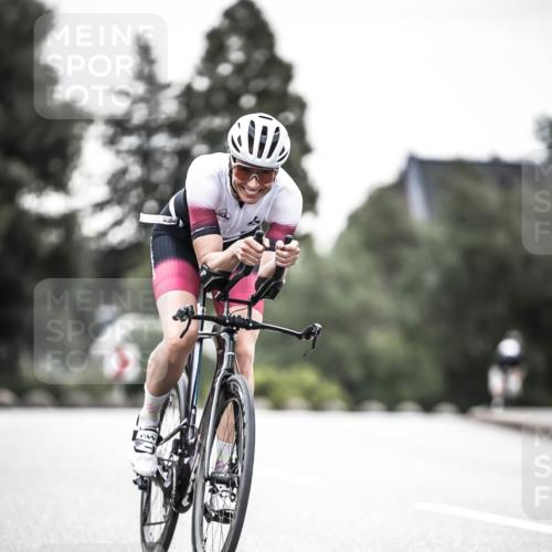 21.06.2026 - 29. Vierlanden-Triathlon H.Heesch http://msf.ph/oto/9912411 21.06.2026 09:54:33 Radfahren 4, 99, 141, 186, 226 meine-sportfotos.de