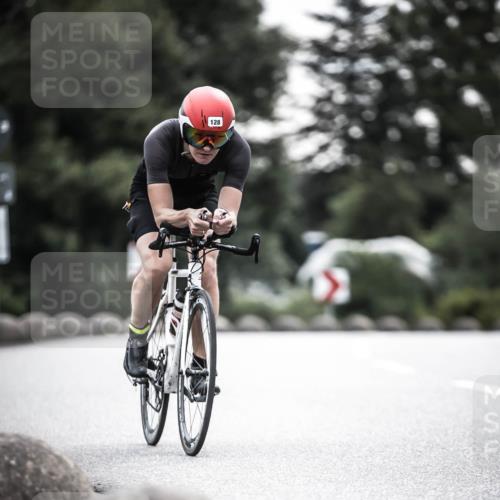 21.06.2026 - 29. Vierlanden-Triathlon H.Heesch http://msf.ph/oto/9912451 21.06.2026 09:55:02 Radfahren 128, 148, 264, 292 meine-sportfotos.de