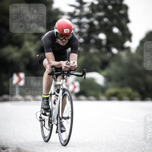 21.06.2026 - 29. Vierlanden-Triathlon H.Heesch http://msf.ph/oto/9912456 21.06.2026 09:55:03 Radfahren 128, 148, 264 meine-sportfotos.de