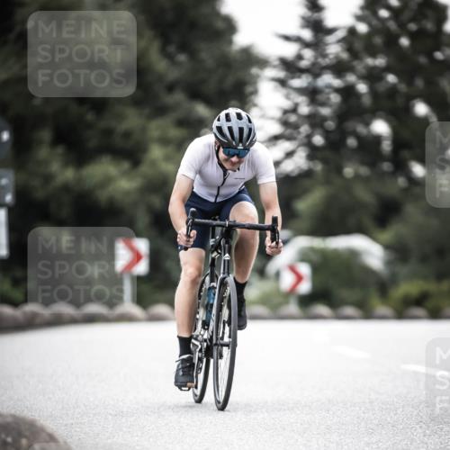 21.06.2026 - 29. Vierlanden-Triathlon H.Heesch http://msf.ph/oto/9912463 21.06.2026 09:55:21 Radfahren 20, 260 meine-sportfotos.de