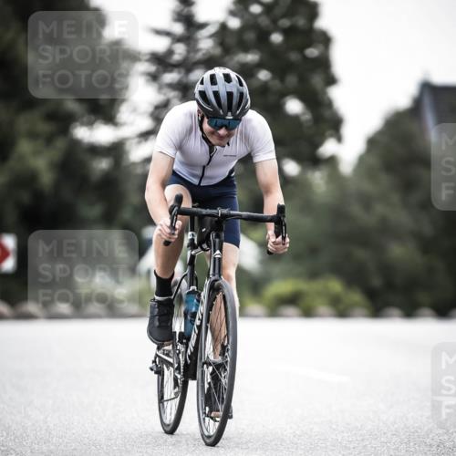21.06.2026 - 29. Vierlanden-Triathlon H.Heesch http://msf.ph/oto/9912467 21.06.2026 09:55:21 Radfahren 20, 260 meine-sportfotos.de