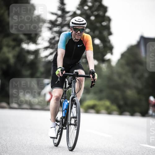 21.06.2026 - 29. Vierlanden-Triathlon H.Heesch http://msf.ph/oto/9912558 21.06.2026 09:56:34 Radfahren 103, 259, 291 meine-sportfotos.de