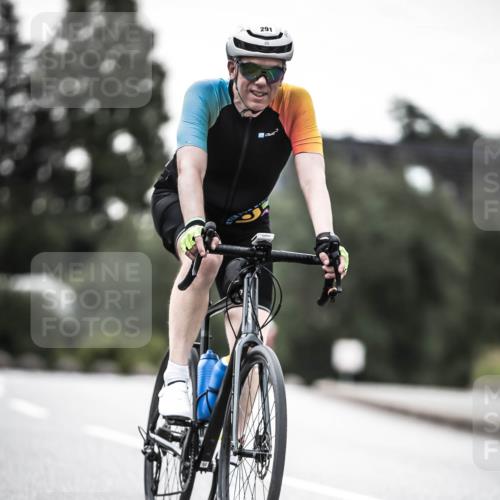 21.06.2026 - 29. Vierlanden-Triathlon H.Heesch http://msf.ph/oto/9912565 21.06.2026 09:56:34 Radfahren 103, 259, 291 meine-sportfotos.de