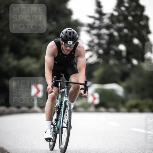 21.06.2026 - 29. Vierlanden-Triathlon H.Heesch http://msf.ph/oto/9912599 21.06.2026 09:56:47 Radfahren 12, 13 meine-sportfotos.de