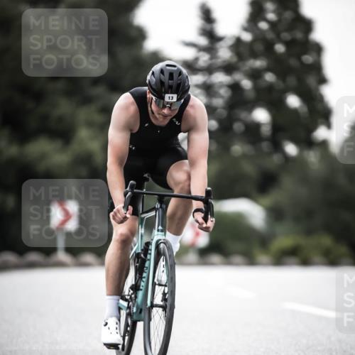21.06.2026 - 29. Vierlanden-Triathlon H.Heesch http://msf.ph/oto/9912601 21.06.2026 09:56:47 Radfahren 12, 13 meine-sportfotos.de