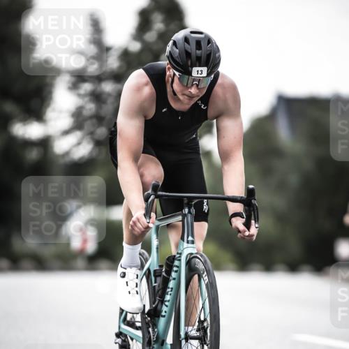 21.06.2026 - 29. Vierlanden-Triathlon H.Heesch http://msf.ph/oto/9912606 21.06.2026 09:56:47 Radfahren 12, 13 meine-sportfotos.de