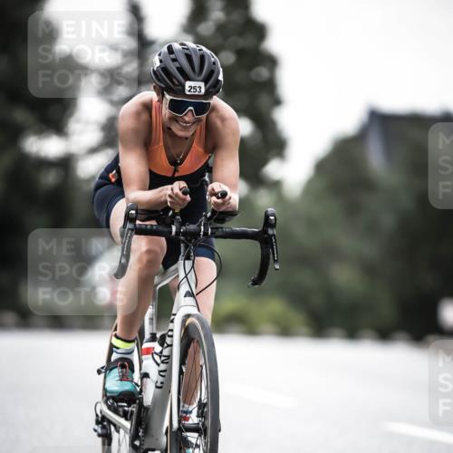 21.06.2026 - 29. Vierlanden-Triathlon H.Heesch http://msf.ph/oto/9912635 21.06.2026 09:57:09 Radfahren 243, 253 meine-sportfotos.de