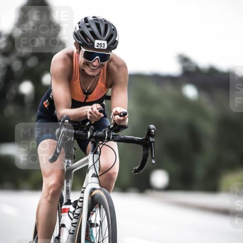 21.06.2026 - 29. Vierlanden-Triathlon H.Heesch http://msf.ph/oto/9912639 21.06.2026 09:57:09 Radfahren 243, 253 meine-sportfotos.de