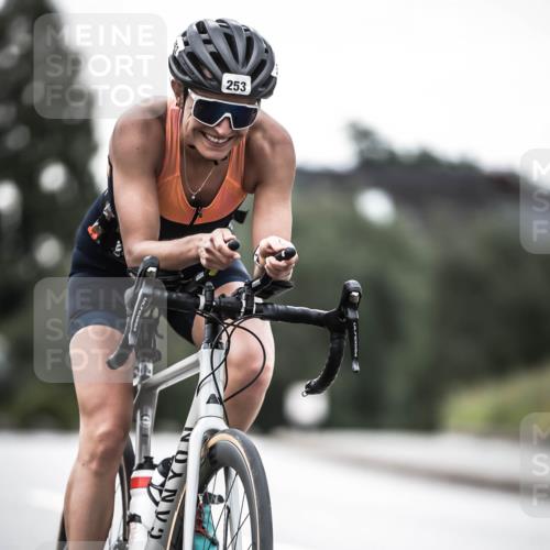 21.06.2026 - 29. Vierlanden-Triathlon H.Heesch http://msf.ph/oto/9912640 21.06.2026 09:57:09 Radfahren 243, 253 meine-sportfotos.de
