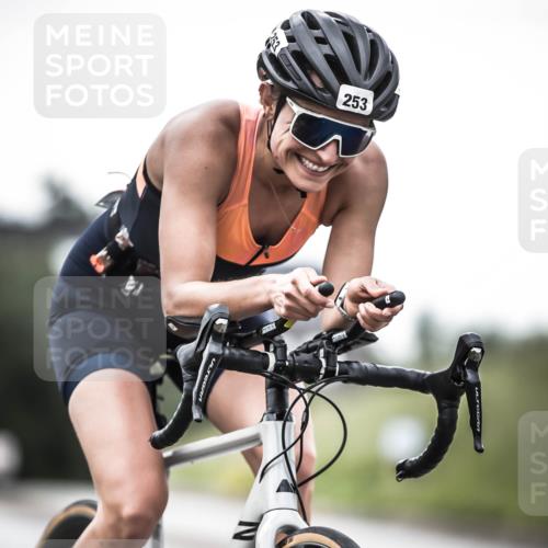 21.06.2026 - 29. Vierlanden-Triathlon H.Heesch http://msf.ph/oto/9912645 21.06.2026 09:57:09 Radfahren 243, 253 meine-sportfotos.de