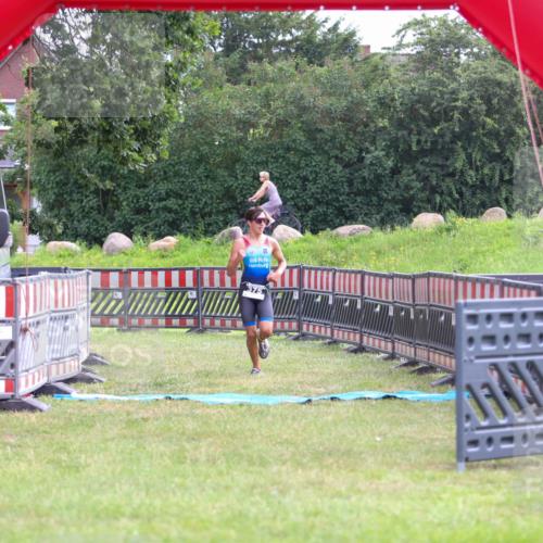 21.06.2026 - 29. Vierlanden-Triathlon Andreas Tolksdorf http://msf.ph/oto/9912726 21.06.2026 10:48:56 Ziel  meine-sportfotos.de