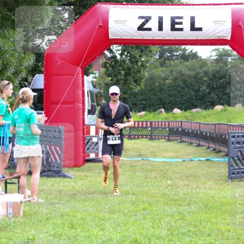 21.06.2026 - 29. Vierlanden-Triathlon Andreas Tolksdorf http://msf.ph/oto/9912807 21.06.2026 10:51:45 Ziel 311 meine-sportfotos.de