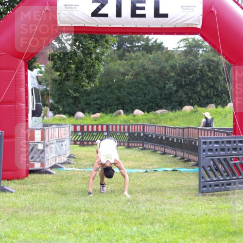 21.06.2026 - 29. Vierlanden-Triathlon Andreas Tolksdorf http://msf.ph/oto/9912823 21.06.2026 10:52:14 Ziel  meine-sportfotos.de