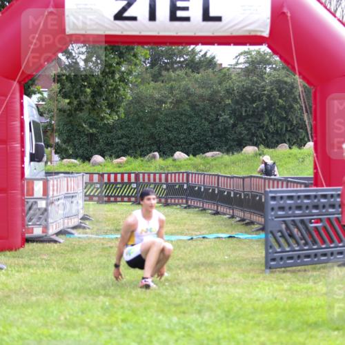 21.06.2026 - 29. Vierlanden-Triathlon Andreas Tolksdorf http://msf.ph/oto/9912828 21.06.2026 10:52:15 Ziel  meine-sportfotos.de
