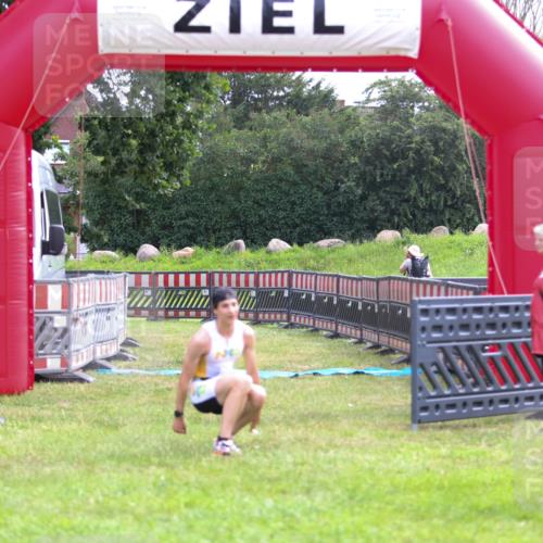 21.06.2026 - 29. Vierlanden-Triathlon Andreas Tolksdorf http://msf.ph/oto/9912829 21.06.2026 10:52:15 Ziel  meine-sportfotos.de