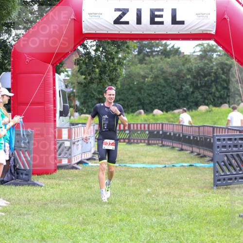 21.06.2026 - 29. Vierlanden-Triathlon Andreas Tolksdorf http://msf.ph/oto/9912851 21.06.2026 10:53:14 Ziel 37 meine-sportfotos.de