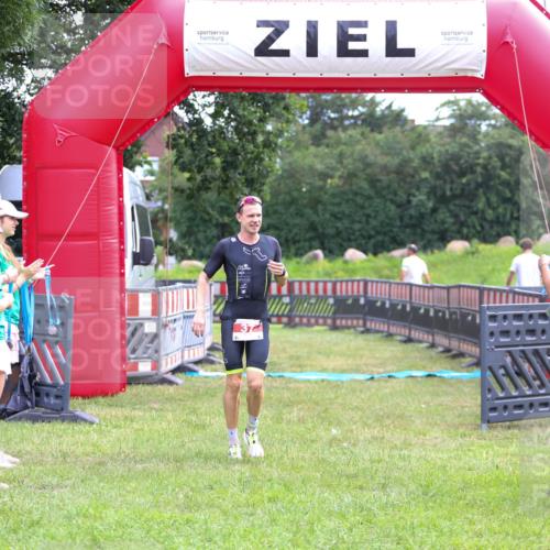 21.06.2026 - 29. Vierlanden-Triathlon Andreas Tolksdorf http://msf.ph/oto/9912854 21.06.2026 10:53:14 Ziel 37 meine-sportfotos.de