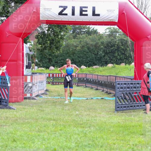 21.06.2026 - 29. Vierlanden-Triathlon Andreas Tolksdorf http://msf.ph/oto/9912871 21.06.2026 10:54:17 Ziel  meine-sportfotos.de