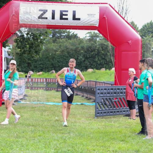 21.06.2026 - 29. Vierlanden-Triathlon Andreas Tolksdorf http://msf.ph/oto/9912883 21.06.2026 10:54:25 Ziel  meine-sportfotos.de